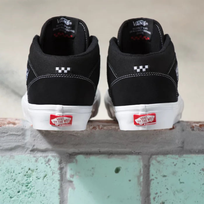 Vans - Skate Half Cab Skate Shoes Black/White