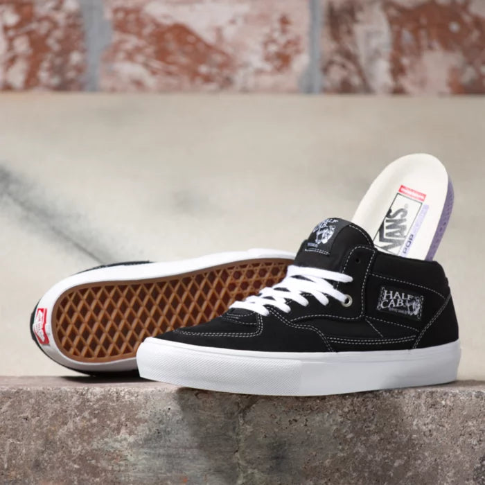 Vans - Skate Half Cab Skate Shoes Black/White